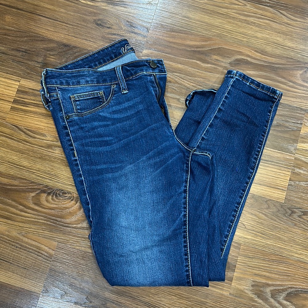 Universal thread jeans